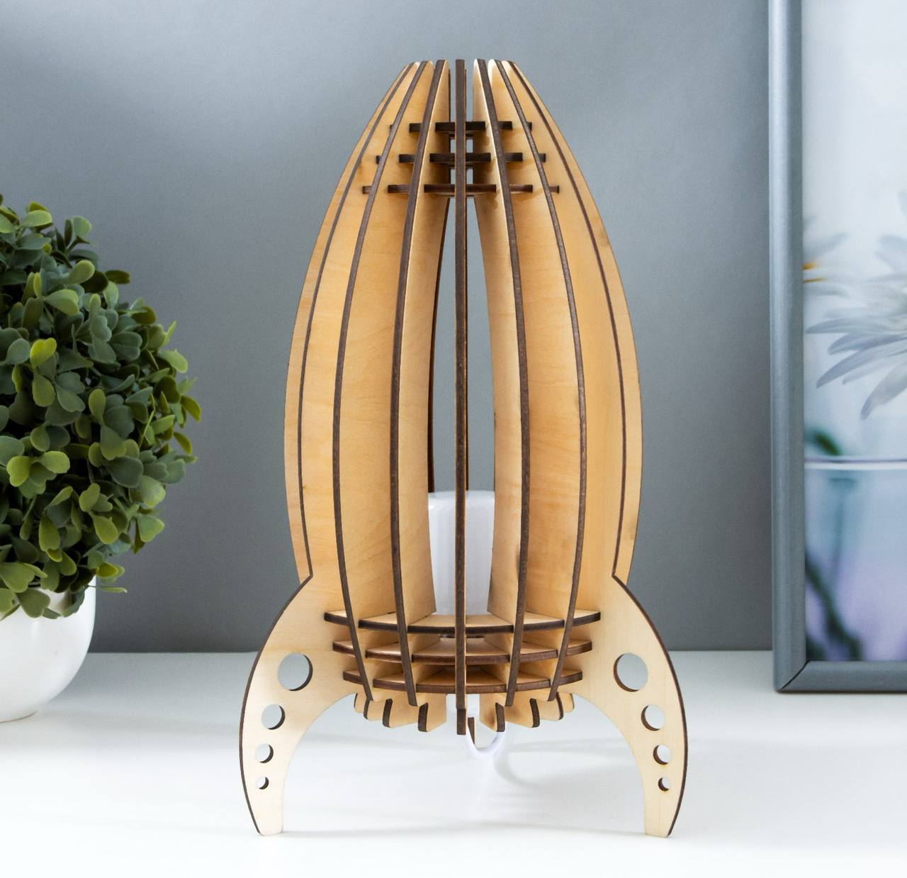 Lunaris Rocket Lamp