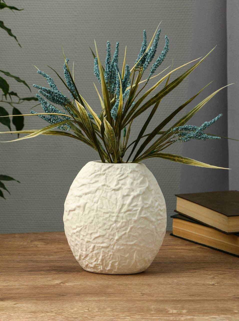 Crumen Vase